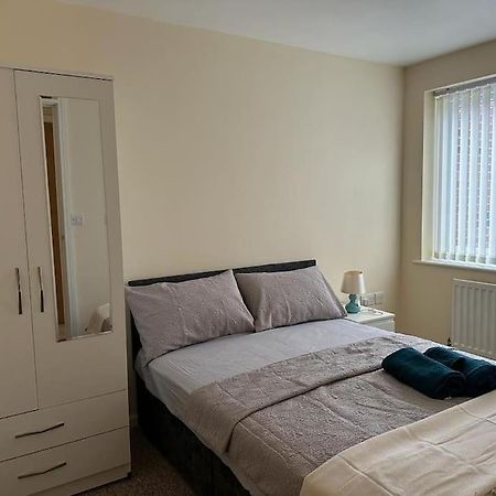 Rooms 7 Minutes From Etihad Manchester Eksteriør billede